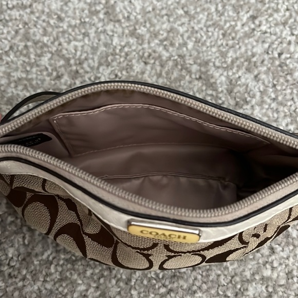 Coach wristlet tan, brown and cream - Picture 3 of 3